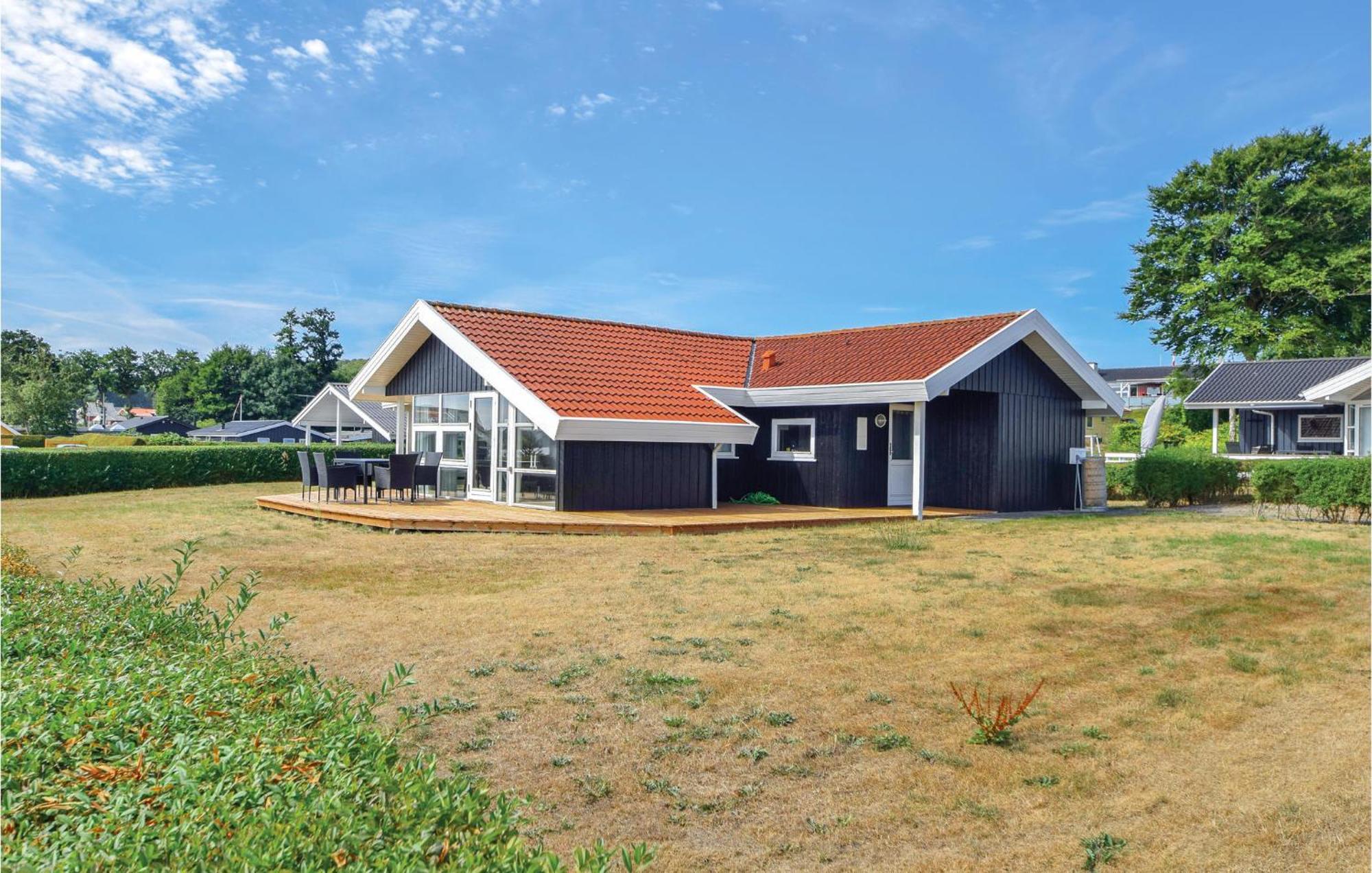 Amazing Home In Bjert With Wifi Binderup Strand Екстер'єр фото